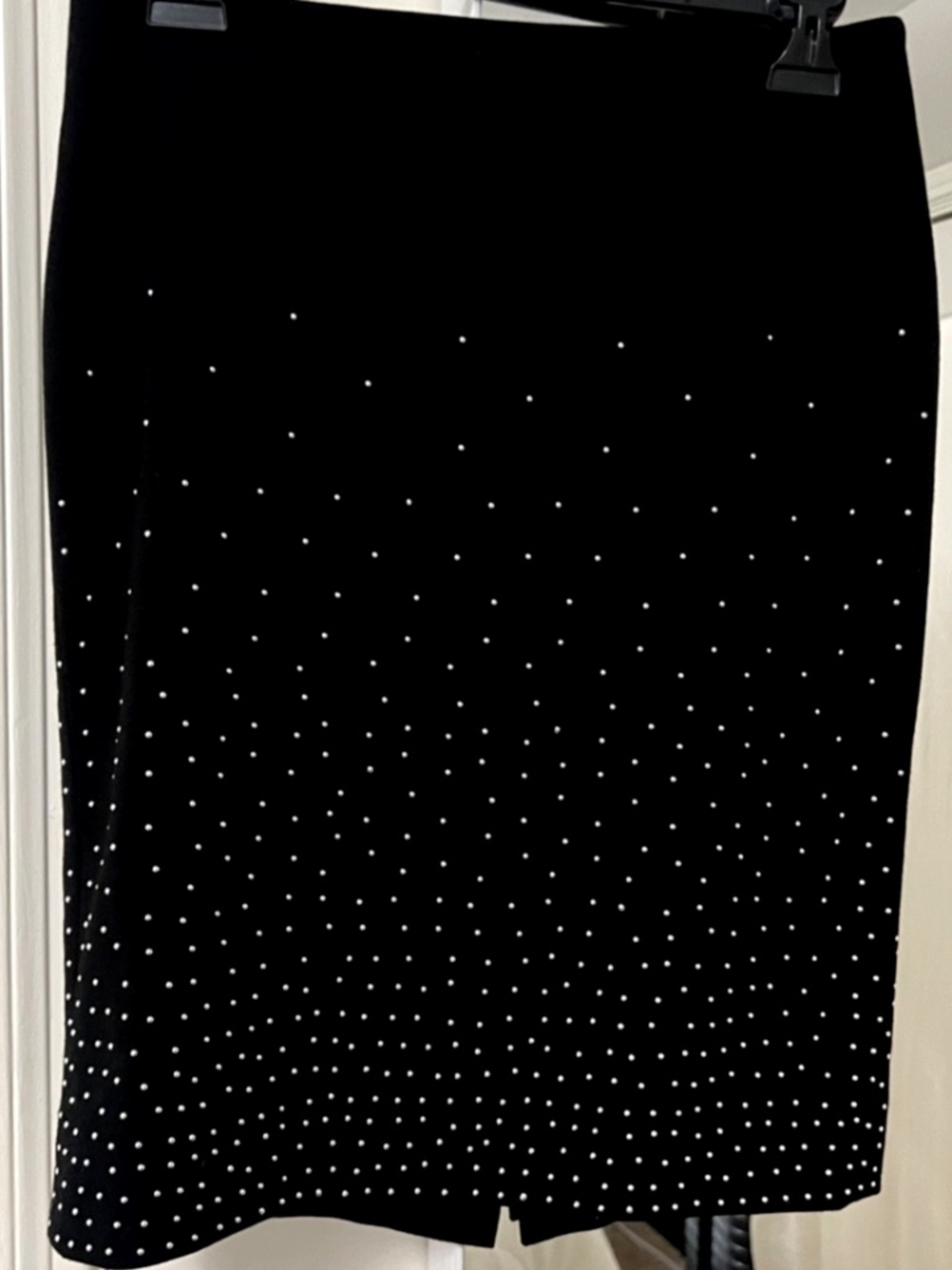 White House Black Market SKIRT Lined Pencil Straight silver Studs Womans 0 NWOT